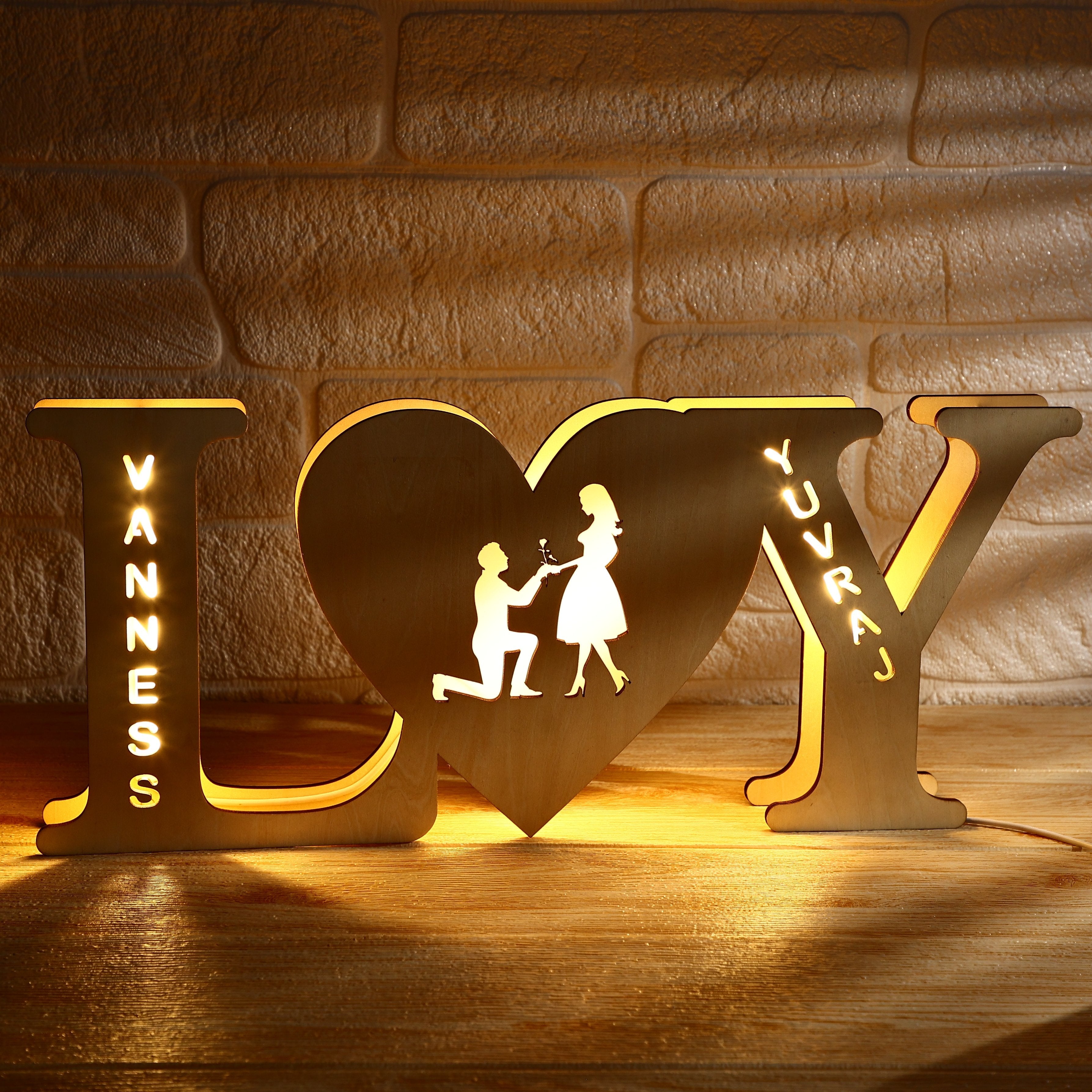 Lampada personalizzata in legno inciso con lampada da lettera personalizzata, regalo per lei